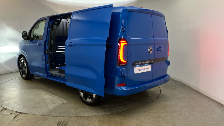 Volkswagen Transporter T32 Swb Electric 160kW 65kWh Commerce Pro Van Auto